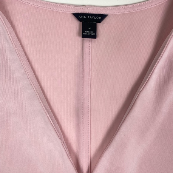 Ann Taylor Soft Pink Long-sleeve V-neck Blouse Size Medium - Picture 6 of 10